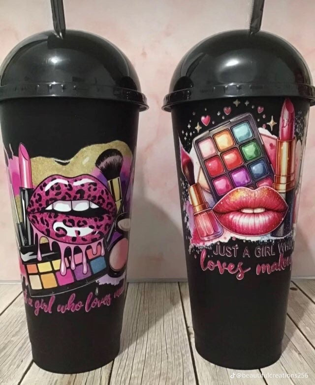 Plastic cup arched lid