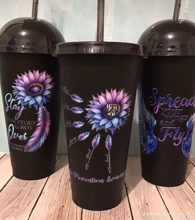 Plastic cup arched lid